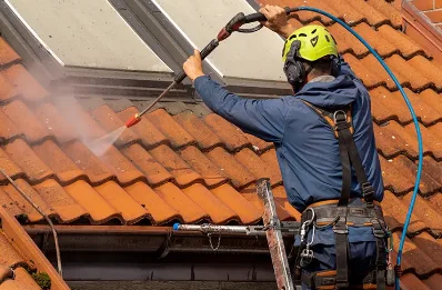 Démoussage et hydrofuge de toiture à Ens