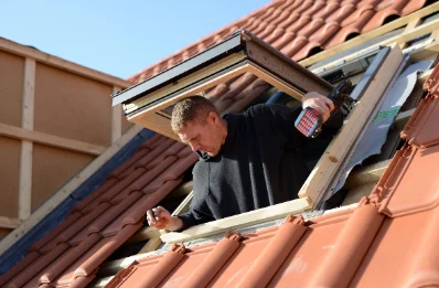 Pose de fenêtres de toit Velux à Ens